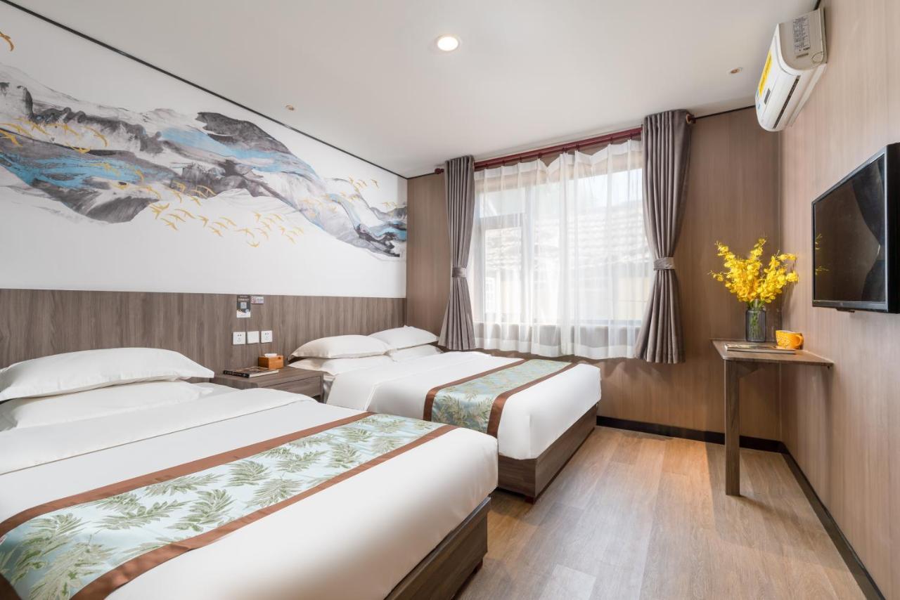 East Sacred Hotel ᴸᴱo---Foreign Accept---Tourism Service English-Speaking 丨 Near Tiananmen Forbidden City丨very Close To Metro Zhangzizhong And Beixinqiao 丨european Foot Ball English丨free Advance Tickets And Laundry Drying Service Coffee Snacks بكين المظهر الخارجي الصورة