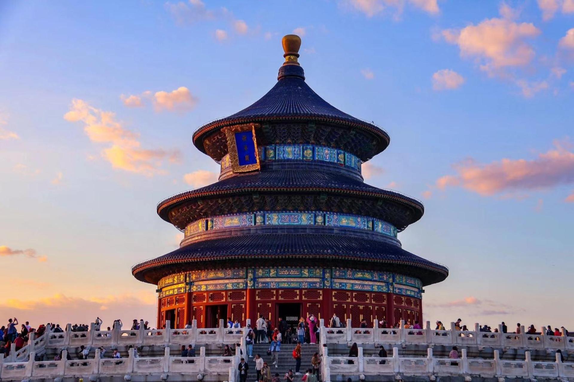 East Sacred Hotel ᴸᴱo---Foreign Accept---Tourism Service English-Speaking 丨 Near Tiananmen Forbidden City丨very Close To Metro Zhangzizhong And Beixinqiao 丨european Foot Ball English丨free Advance Tickets And Laundry Drying Service Coffee Snacks بكين المظهر الخارجي الصورة