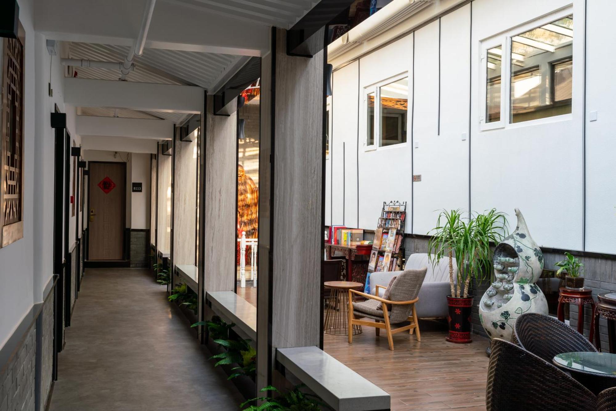 East Sacred Hotel ᴸᴱo---Foreign Accept---Tourism Service English-Speaking 丨 Near Tiananmen Forbidden City丨very Close To Metro Zhangzizhong And Beixinqiao 丨european Foot Ball English丨free Advance Tickets And Laundry Drying Service Coffee Snacks بكين المظهر الخارجي الصورة